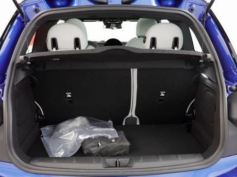 New 2026 MINI Cooper 2-Door Hardtop FWD image 17
