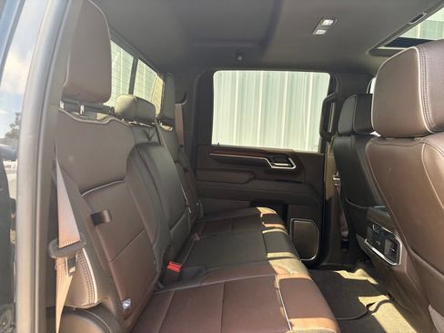 Used 2025 GMC Sierra 3500 Denali w/ Denali Reserve Package AWD/4WD image 19