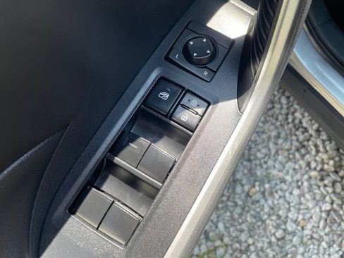 Used 2019 Toyota RAV4 XLE AWD/4WD image 26