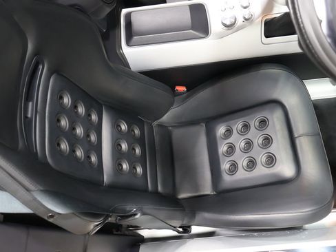 Used 2006 Ford GT image 32