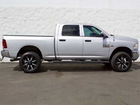 Used 2016 RAM 2500 Tradesman w/ Chrome Appearance Group AWD/4WD image 5