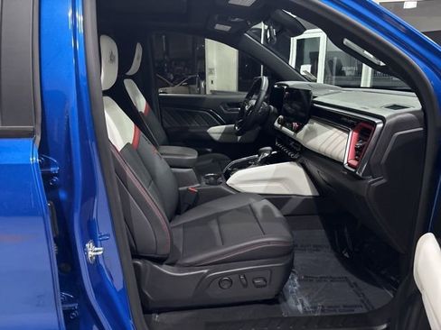 Used 2024 GMC Canyon AT4X w/ AT4X AEV Edition image 34