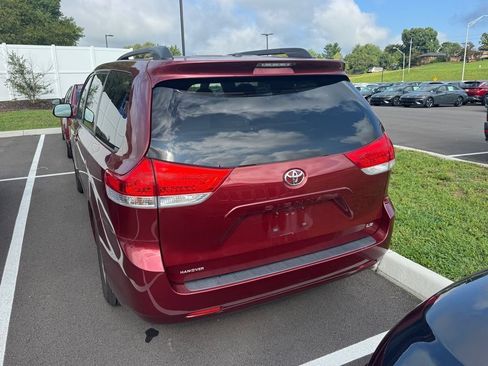 Used 2014 Toyota Sienna LE FWD image 15