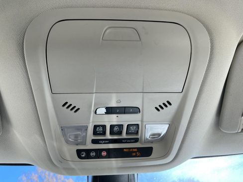 Used 2022 Buick Enclave Premium w/ Experience Buick Package image 31