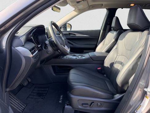 Certified 2024 INFINITI QX60 Luxe image 10