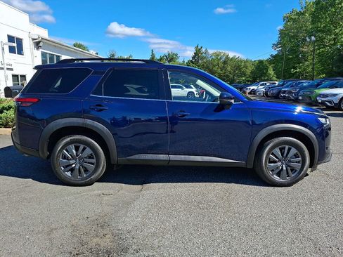 Used 2022 Nissan Pathfinder SV AWD/4WD image 6