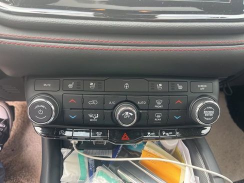 Used 2024 Dodge Durango GT image 31