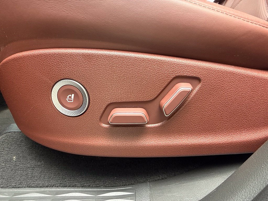 Certified 2025 Genesis GV80 3.5T Prestige AWD/4WD image 27
