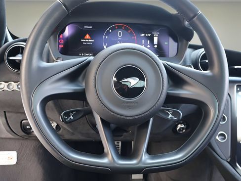 Used 2024 McLaren 750S Spider RWD image 19
