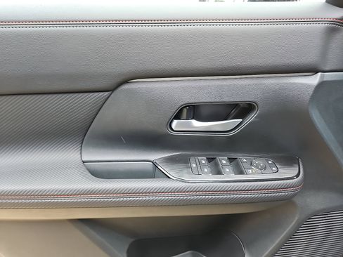 New 2026 Nissan Kicks SR w/ Cold Weather Package image 10