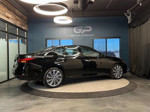 Used 2023 Nissan Altima 2.5 SL AWD/4WD image 3
