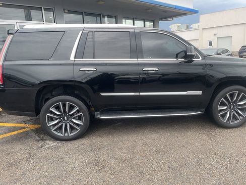 Used 2020 Cadillac Escalade Luxury RWD image 6