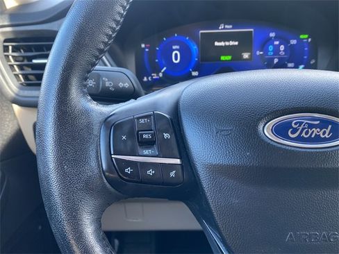 Used 2020 Ford Escape SE Sport image 23