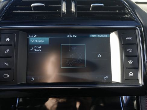 Used 2017 Jaguar F-PACE R-Sport image 59