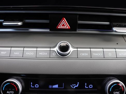 Used 2025 Hyundai Elantra SEL FWD image 33