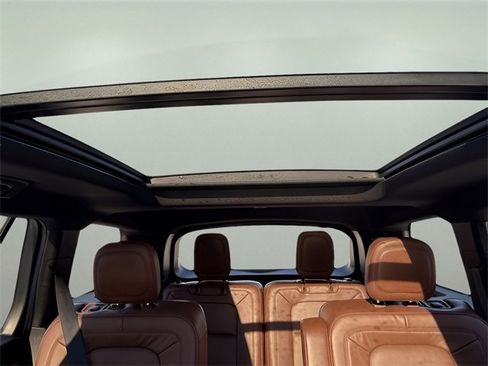 Used 2023 Lincoln Aviator Reserve image 14