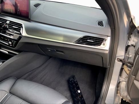Used 2023 BMW 530i w/ Executive Package RWD image 18