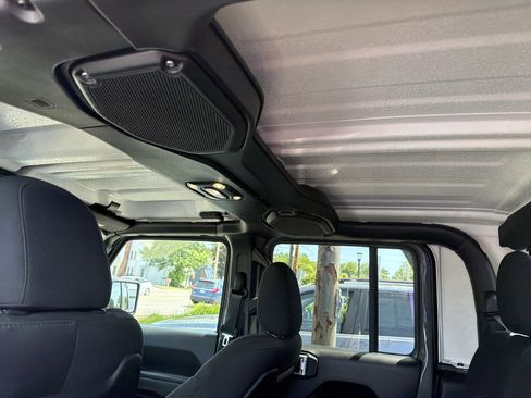 Used 2021 Jeep Gladiator Mojave AWD/4WD image 22