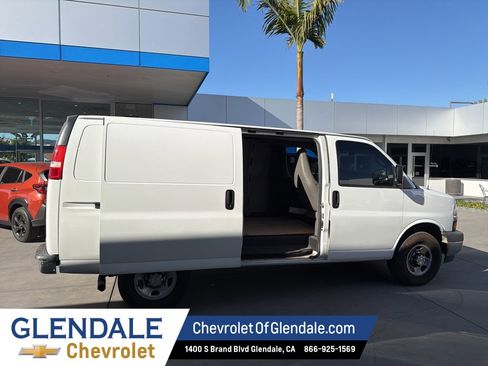 Used 2018 Chevrolet Express 2500 Work Van w/ Driver Convenience Package image 8