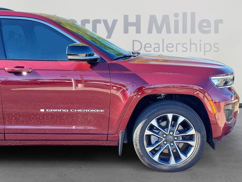 New 2025 Jeep Grand Cherokee L Overland w/ Luxury Tech Group IV image 8