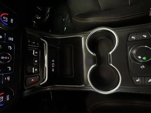 Used 2018 GMC Terrain SLT w/ Preferred Package FWD image 11