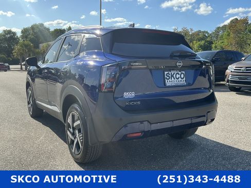 Used 2026 Nissan Kicks SV image 3