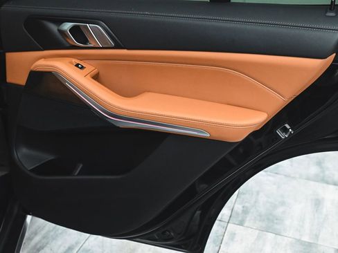 Used 2023 BMW X5 xDrive40i w/ Premium Package image 12