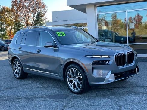 Used 2023 BMW X7 xDrive40i w/ Executive Package image 3