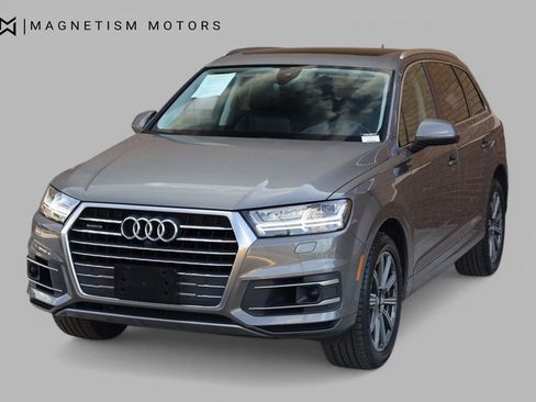 Used 2018 Audi Q7 3.0T Prestige w/ Prestige Package image 4