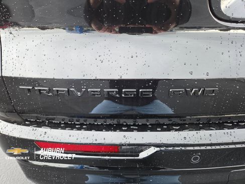 New 2026 Chevrolet Traverse RS w/ LPO, Floor Liner Package AWD/4WD image 9