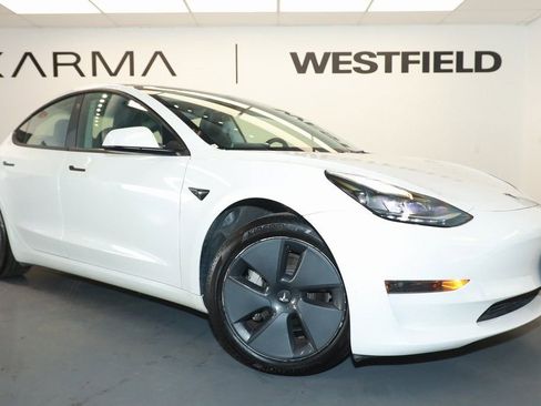 Used 2021 Tesla Model 3 Standard Range Plus image 1