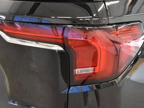 Used 2025 GMC Terrain Elevation image 12