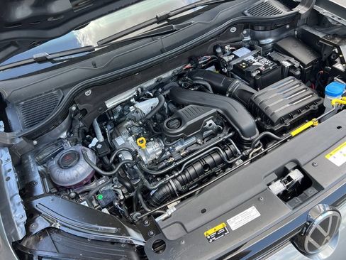 New 2026 Volkswagen Taos SE FWD image 11