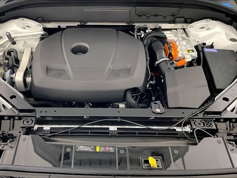 New 2026 Volvo XC60 T8 Plus w/ Protection Package Premier AWD/4WD image 29