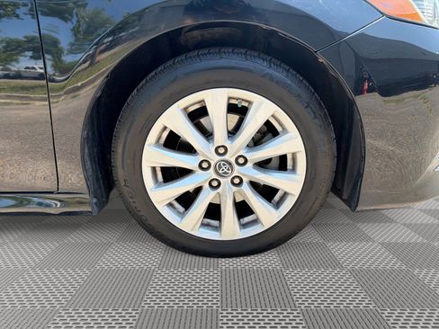 Used 2018 Toyota Camry LE FWD image 28