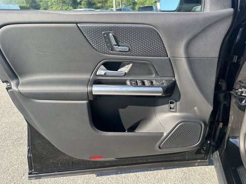 Used 2025 Mercedes-Benz GLA 250 image 24