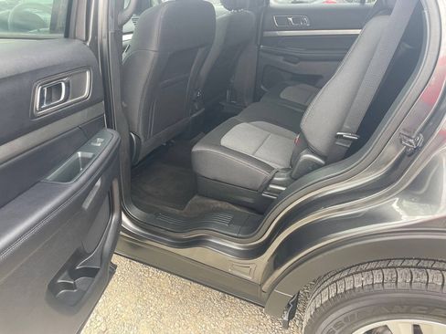 Used 2018 Ford Explorer XLT AWD/4WD image 11