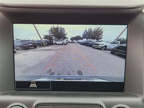 Used 2024 GMC Terrain SLT image 21