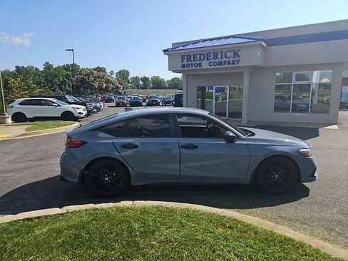 Used 2024 Honda Civic Sport image 3