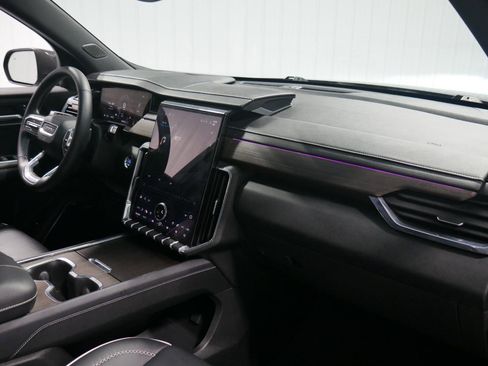 Used 2024 GMC Acadia Denali image 15