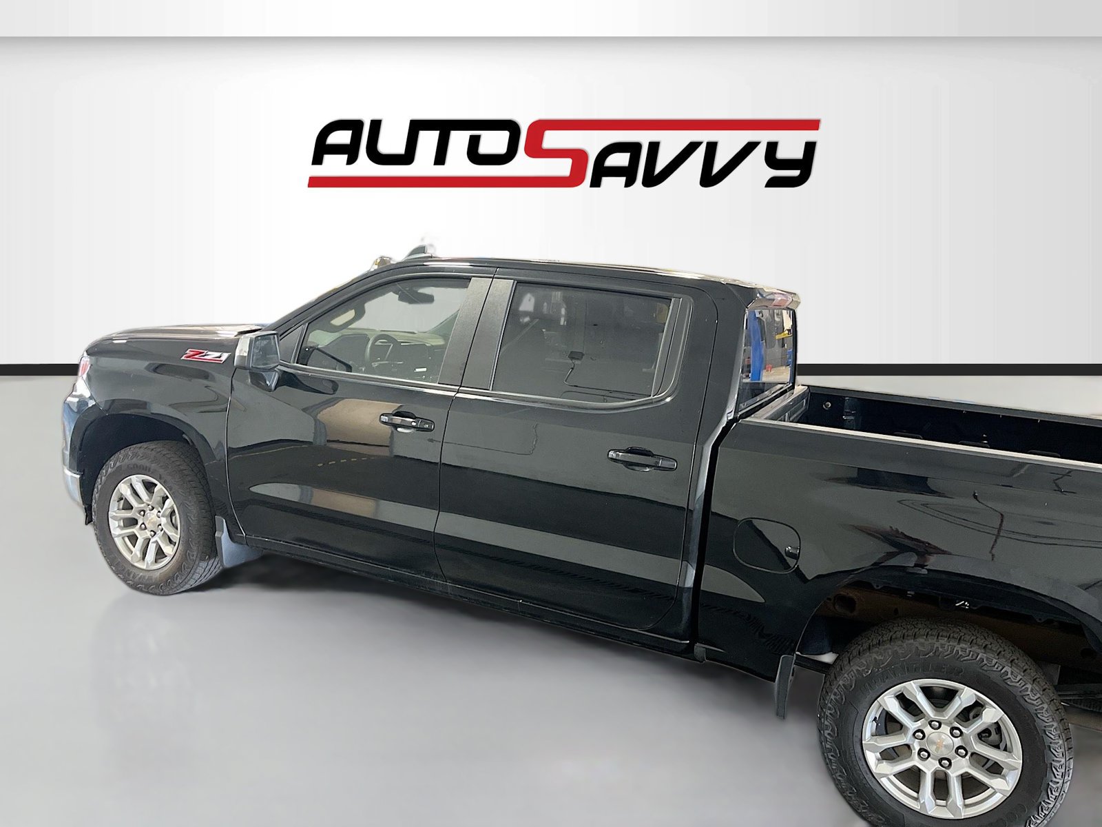 Used 2025 Chevrolet Silverado 1500 LT w/ Z71 Off-Road Package AWD/4WD image 4