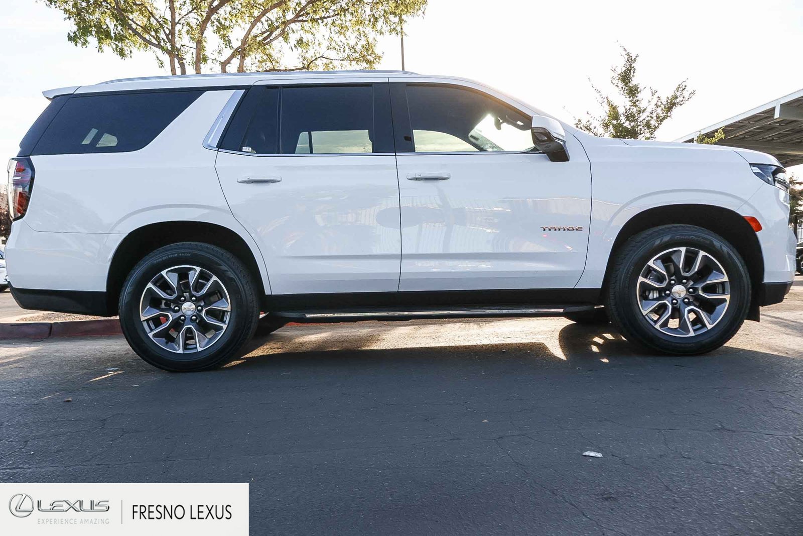 Used 2023 Chevrolet Tahoe LT w/ Luxury Package AWD/4WD image 4