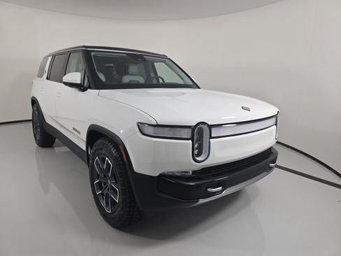 Used 2023 Rivian R1S Adventure AWD/4WD image 7