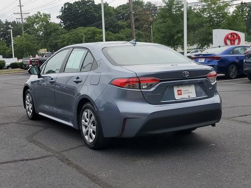 Certified 2025 Toyota Corolla LE FWD image 3