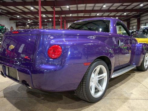 Used 2004 Chevrolet SSR image 22