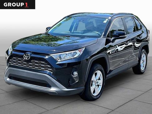 Used 2021 Toyota RAV4 XLE FWD image 1