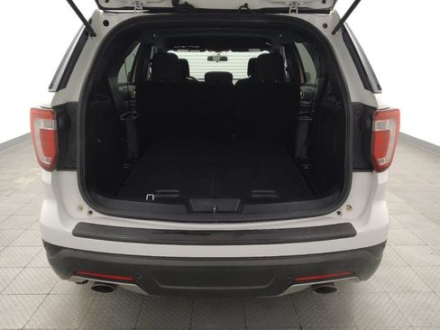 Used 2018 Ford Explorer XLT FWD image 29
