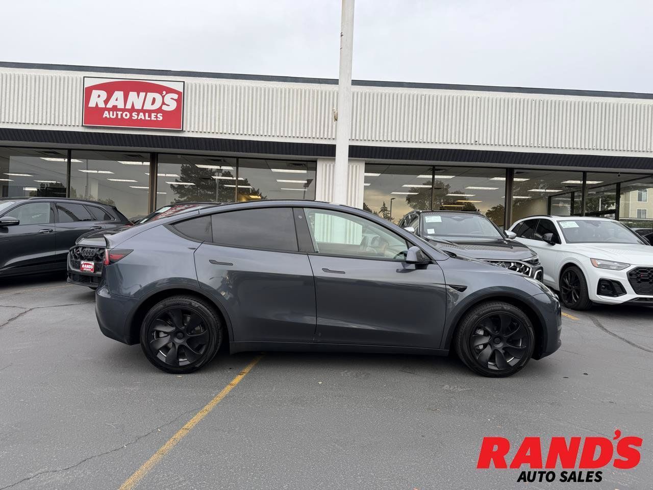 Used 2020 Tesla Model Y Long Range AWD/4WD image 1