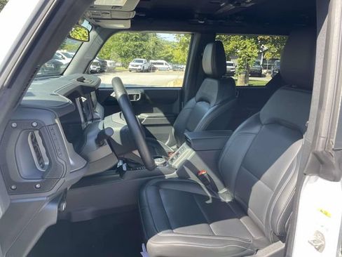 Used 2025 Ford Bronco Outer Banks AWD/4WD image 17