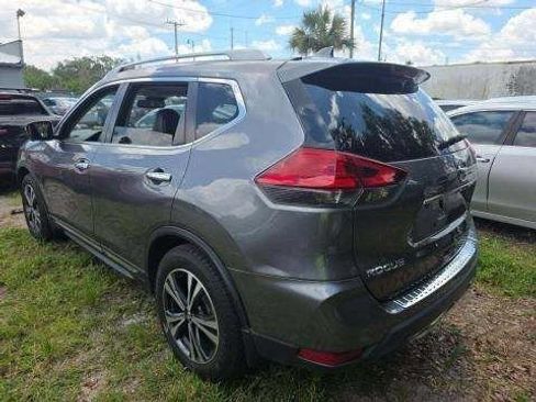 Used 2017 Nissan Rogue SL w/ SL Premium Package FWD image 2